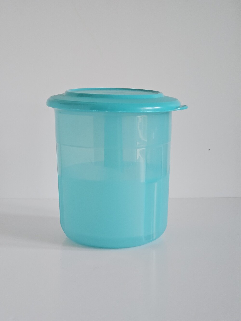 Tupperware 4522 Teal Pick-A-Deli Pickle Keeper